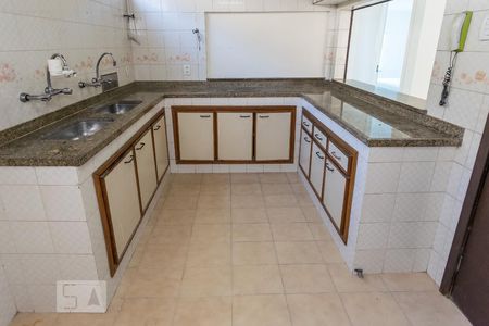 Casa de condomínio para alugar com 115m², 3 quartos e sem vagaCozinha - Armários
