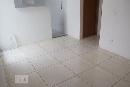 Sala de apartamento para alugar com 2 quartos, 39m² em Jardim Caiapiá, Cotia