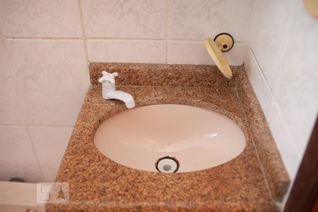 Casa à venda com 122m², 2 quartos e 2 vagasBanheiro Suite 1