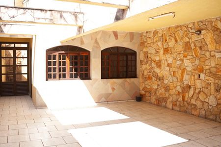 Casa à venda com 122m², 2 quartos e 2 vagasFachada