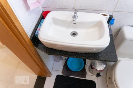 Apartamento à venda com 47m², 2 quartos e 1 vagaBanheiro pia