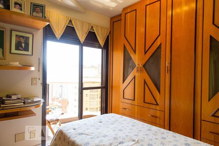 Apartamento à venda com 246m², 4 quartos e 6 vagas Apartamento à venda com 246m², 4 quartos e 6 vagasQuarto 4