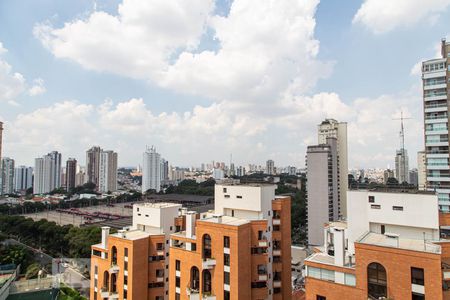 Apartamento à venda com 246m², 4 quartos e 6 vagas Apartamento à venda com 246m², 4 quartos e 6 vagasVista