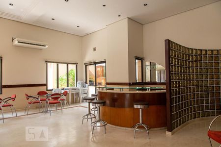 Apartamento à venda com 246m², 4 quartos e 6 vagas Apartamento à venda com 246m², 4 quartos e 6 vagasSalão de Festas