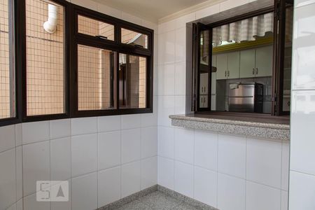 Apartamento à venda com 246m², 4 quartos e 6 vagas Apartamento à venda com 246m², 4 quartos e 6 vagasVaranda Churrasqueira