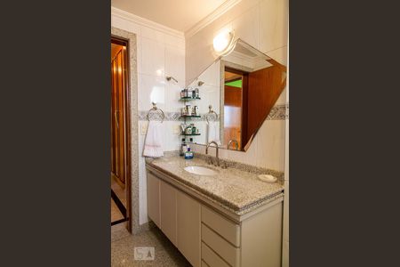 Apartamento à venda com 246m², 4 quartos e 6 vagas Apartamento à venda com 246m², 4 quartos e 6 vagasBanheiro