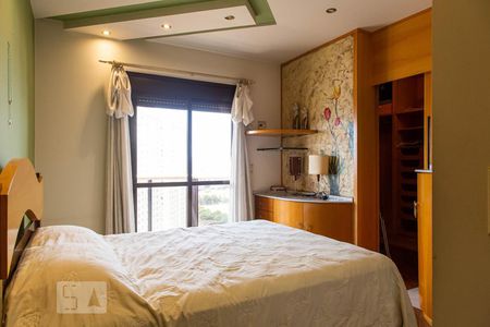 Apartamento à venda com 246m², 4 quartos e 6 vagas Apartamento à venda com 246m², 4 quartos e 6 vagasQuarto Suíte 1