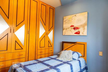 Apartamento à venda com 246m², 4 quartos e 6 vagas Apartamento à venda com 246m², 4 quartos e 6 vagasQuarto 3