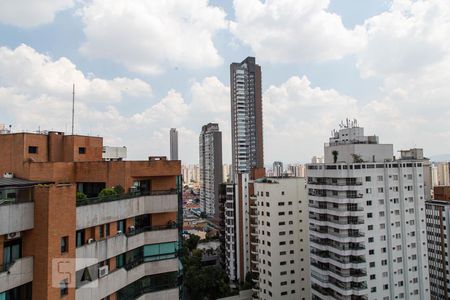 Apartamento à venda com 246m², 4 quartos e 6 vagas Apartamento à venda com 246m², 4 quartos e 6 vagasVista