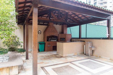 Apartamento à venda com 246m², 4 quartos e 6 vagas Apartamento à venda com 246m², 4 quartos e 6 vagasChurrasqueira