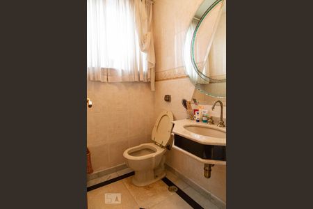 Apartamento à venda com 246m², 4 quartos e 6 vagas Apartamento à venda com 246m², 4 quartos e 6 vagasLavabo