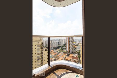 Apartamento à venda com 246m², 4 quartos e 6 vagas Apartamento à venda com 246m², 4 quartos e 6 vagasVaranda