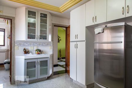 Apartamento à venda com 246m², 4 quartos e 6 vagas Apartamento à venda com 246m², 4 quartos e 6 vagasCozinha