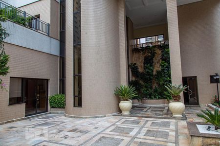 Apartamento à venda com 246m², 4 quartos e 6 vagas Apartamento à venda com 246m², 4 quartos e 6 vagasÁrea comum