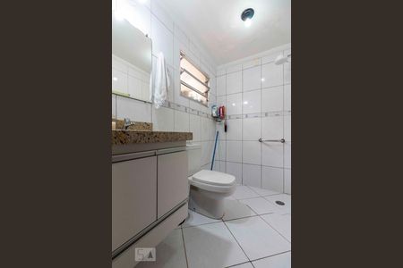 Banheiro de casa à venda com 3 quartos, 137m² em Vila Paranaguá, São Paulo