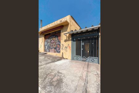 Casa à venda com 137m², 3 quartos e 2 vagas Casa à venda com 137m², 3 quartos e 2 vagasFachada