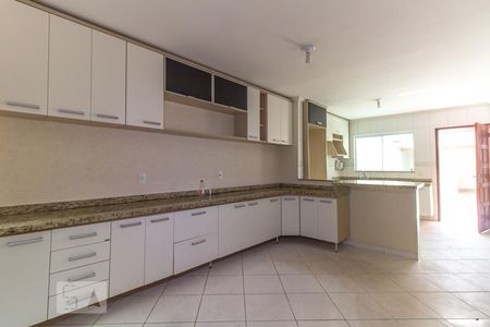 Casa à venda com 200m², 3 quartos e 3 vagasCozinha