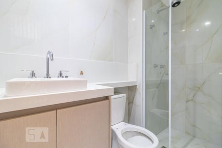 Banheiro Social de apartamento para alugar com 1 quarto, 68m² em Empresarial 18 do Forte, Barueri