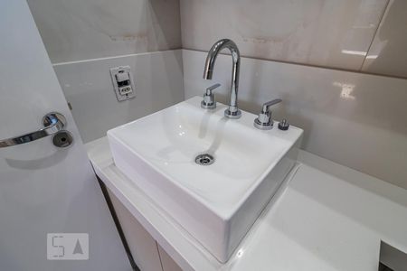 Apartamento para alugar com 67m², 1 quarto e 2 vagasDetalhe do Banheiro da Suíte