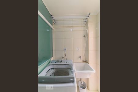 Apartamento à venda com 85m², 3 quartos e 2 vagas Apartamento à venda com 85m², 3 quartos e 2 vagasÁrea de Serviço - Detalhes