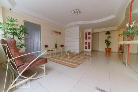 Apartamento à venda com 85m², 3 quartos e 2 vagas Apartamento à venda com 85m², 3 quartos e 2 vagasHall social