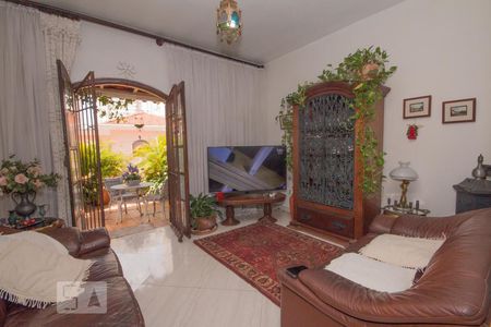 Casa à venda com 280m², 4 quartos e 2 vagasSala_2