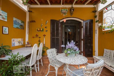 Casa à venda com 280m², 4 quartos e 2 vagasVaranda