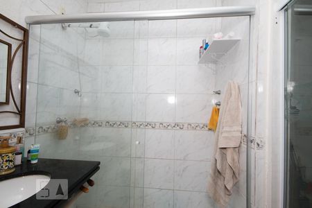 Casa à venda com 280m², 4 quartos e 2 vagasBanheiro suite