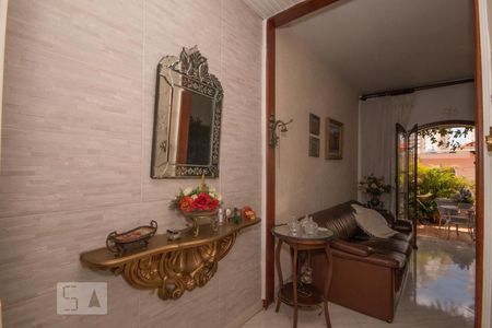 Casa à venda com 280m², 4 quartos e 2 vagasCorredor