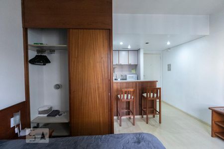 Sala de kitnet/studio para alugar com 1 quarto, 32m² em Indianópolis, São Paulo