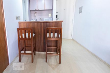 Sala de kitnet/studio para alugar com 1 quarto, 32m² em Indianópolis, São Paulo