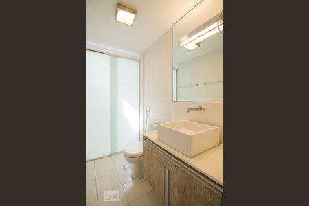 Apartamento à venda com 78m², 2 quartos e 1 vagaBanheiro 