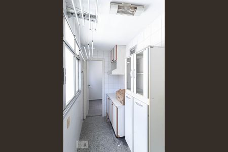 Apartamento à venda com 110m², 3 quartos e 1 vagaÁrea de Serviço