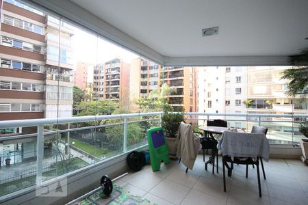 Apartamento à venda com 257m², 3 quartos e 4 vagasVaranda da Sala