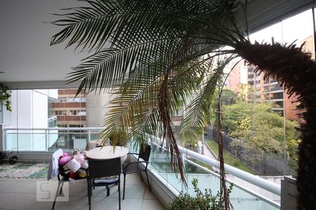 Apartamento à venda com 257m², 3 quartos e 4 vagasVaranda da Sala