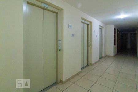 Apartamento à venda com 55m², 2 quartos e 1 vagaElevadores