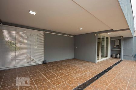 Casa à venda com 200m², 3 quartos e 4 vagasPátio 