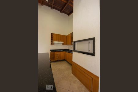 Casa à venda com 200m², 3 quartos e 4 vagasSalão de festa com Churrasqueira