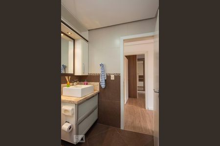 Casa à venda com 200m², 3 quartos e 4 vagasBanheiro 2