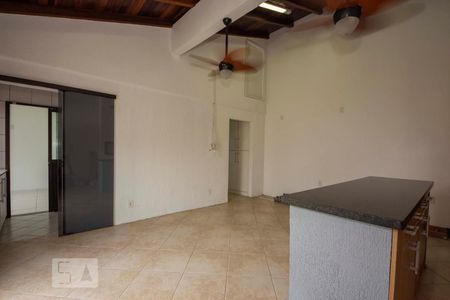 Casa à venda com 200m², 3 quartos e 4 vagasSalão de festa com Churrasqueira