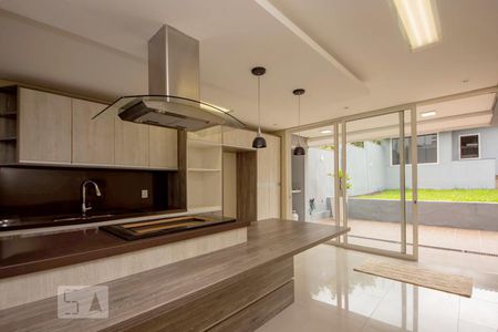 Casa à venda com 200m², 3 quartos e 4 vagasCozinha 