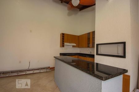 Casa à venda com 200m², 3 quartos e 4 vagasSalão de festa com Churrasqueira