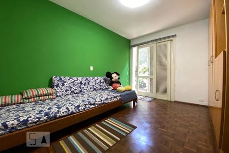 Casa à venda com 384m², 4 quartos e 4 vagasSuíte 2