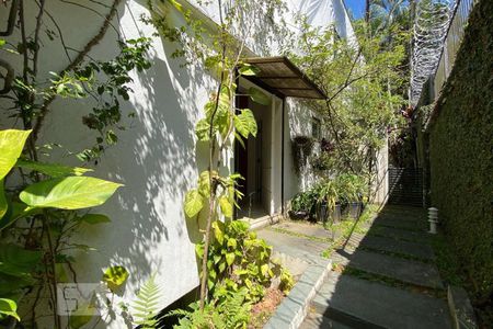 Casa à venda com 384m², 4 quartos e 4 vagasEntrada