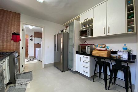 Casa à venda com 384m², 4 quartos e 4 vagasCozinha