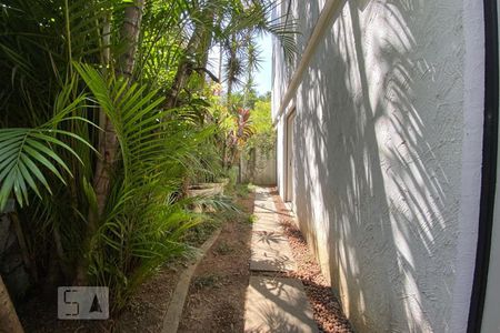 Casa à venda com 384m², 4 quartos e 4 vagasCorredor