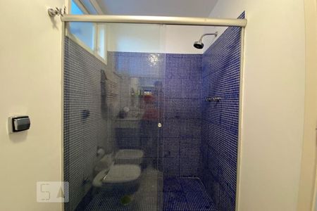 Casa à venda com 384m², 4 quartos e 4 vagasChuveiro