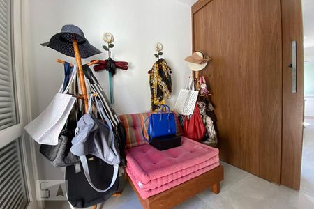 Casa à venda com 384m², 4 quartos e 4 vagasCloset da suíte