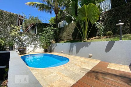 Casa à venda com 384m², 4 quartos e 4 vagasPiscina