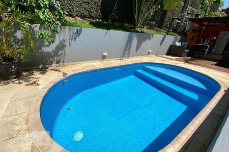 Casa à venda com 384m², 4 quartos e 4 vagasPiscina